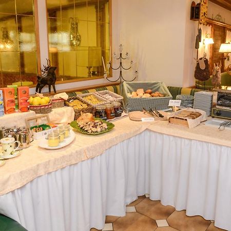 Hotel Corona Pinzolo Eksteriør bilde