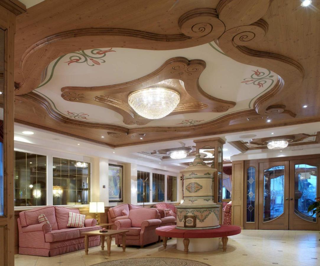Hotel Corona Pinzolo Eksteriør bilde