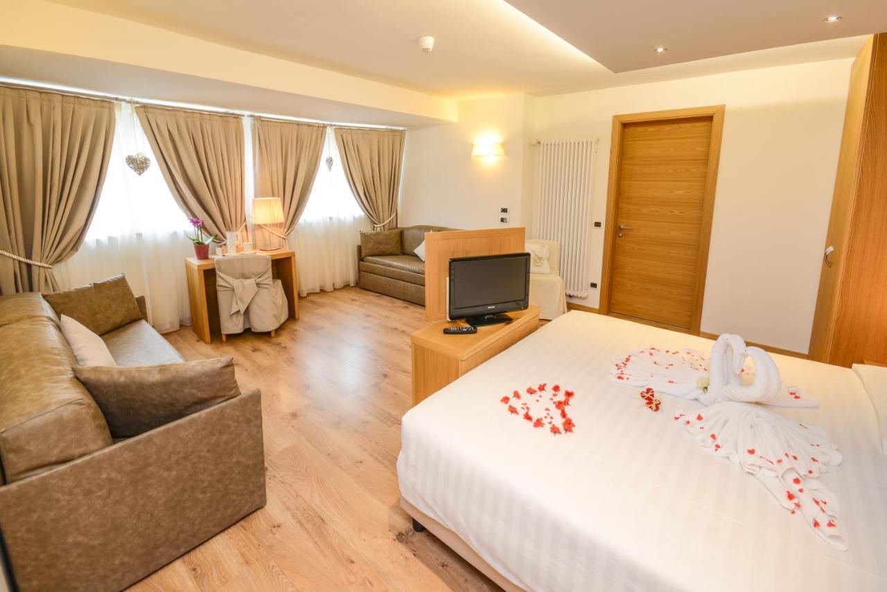 Hotel Corona Pinzolo Eksteriør bilde