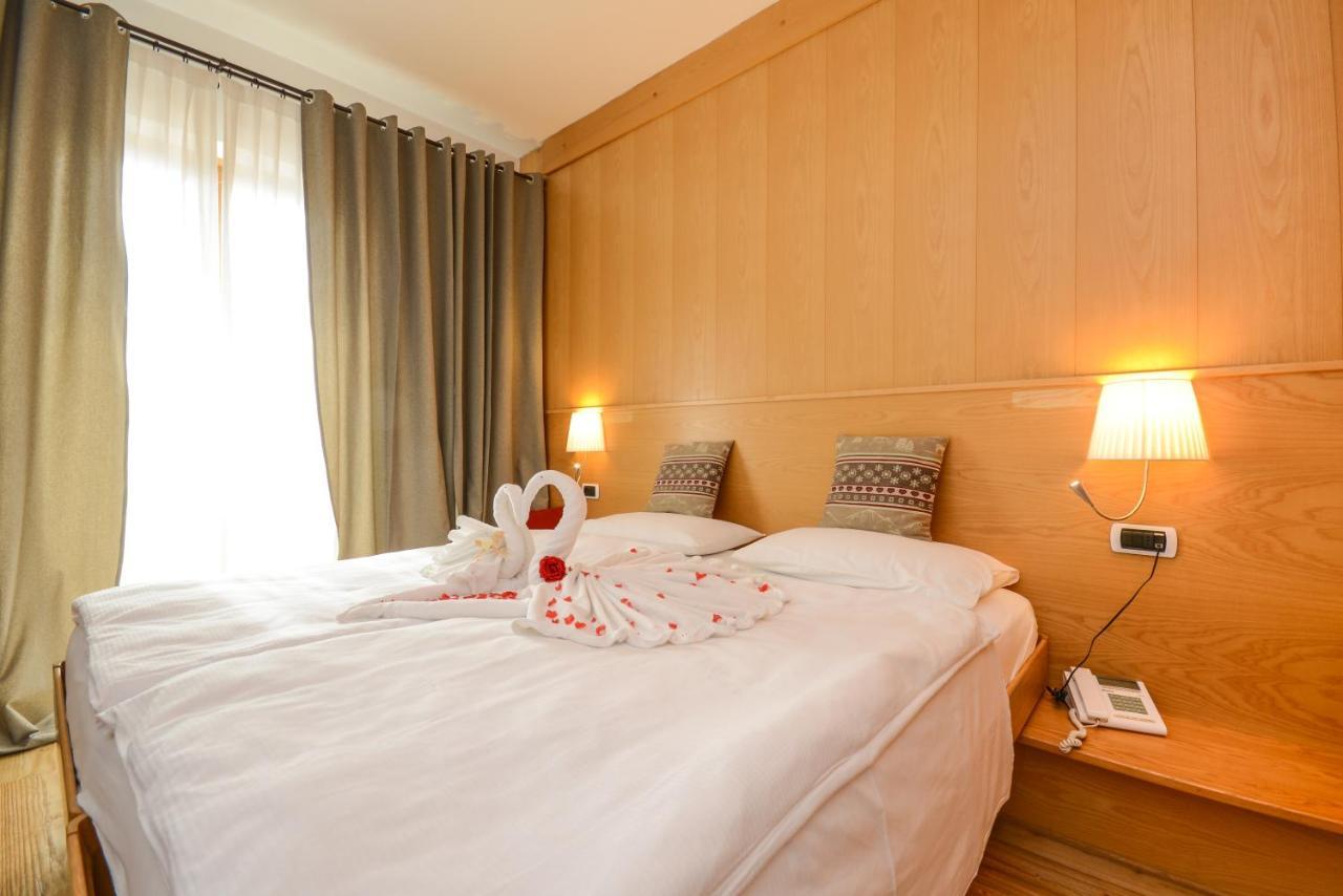 Hotel Corona Pinzolo Eksteriør bilde